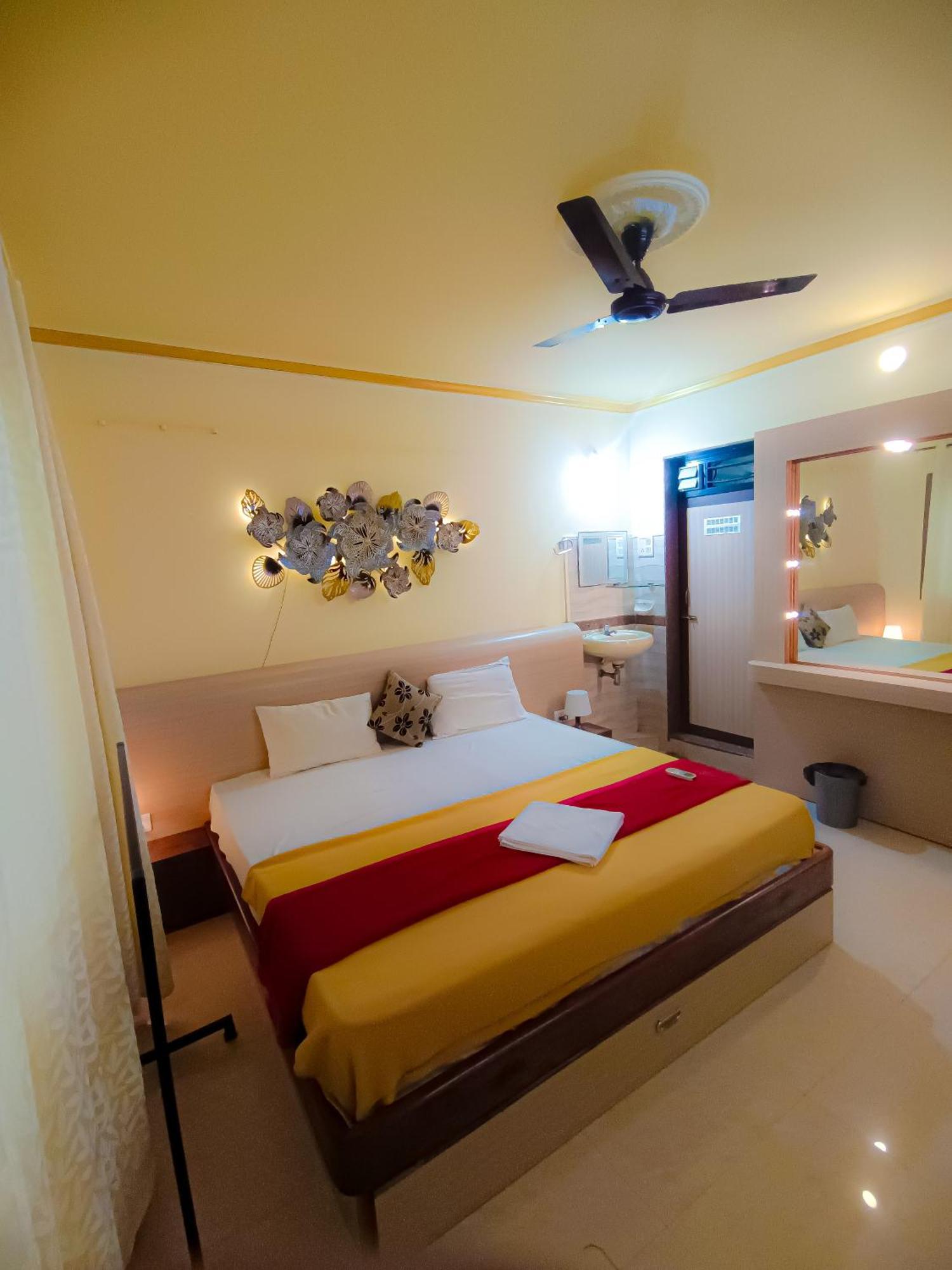 Shradha Luxury Room Calangute Esterno foto